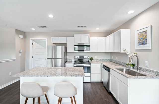 3407 - 3425 Brooke Place - 3413 #3413 - Photo 7 of 13