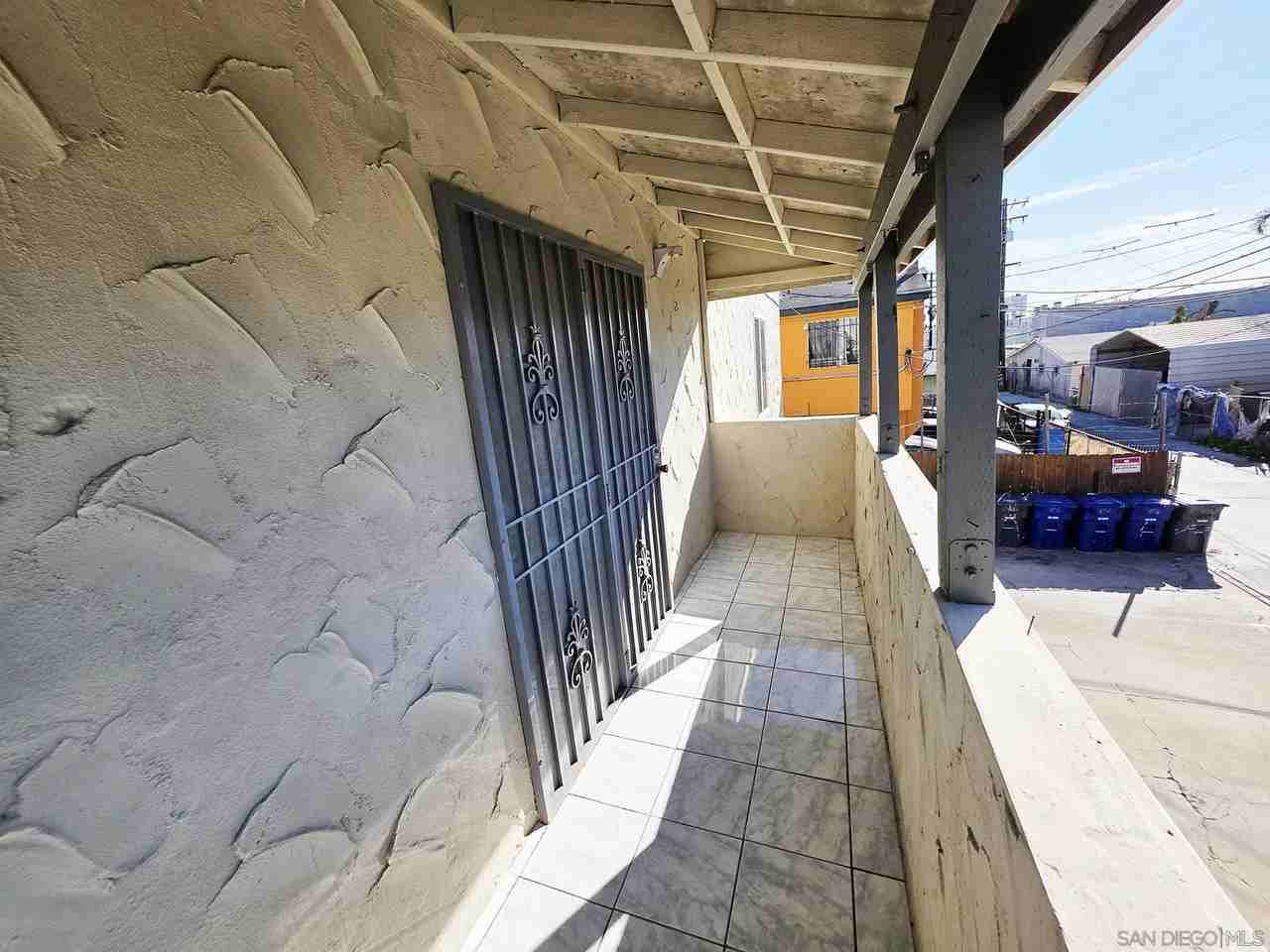 4056 Van Dyke Ave Apt 4 #4 - Photo 5 of 18