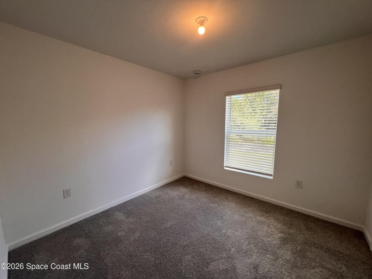 1541 Newport St Se - Photo 5 of 24