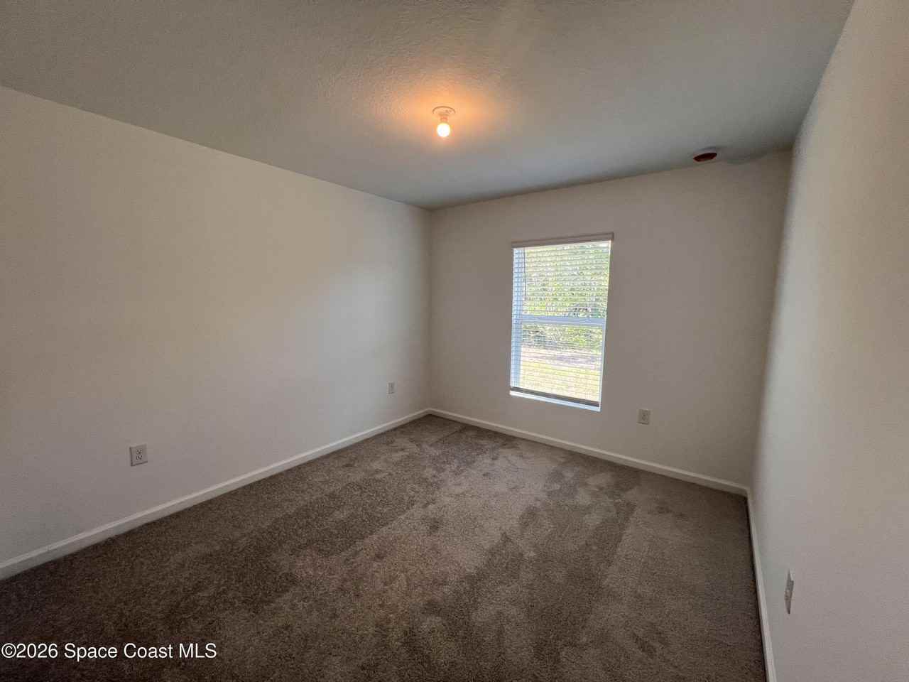 1541 Newport St Se - Photo 7 of 24