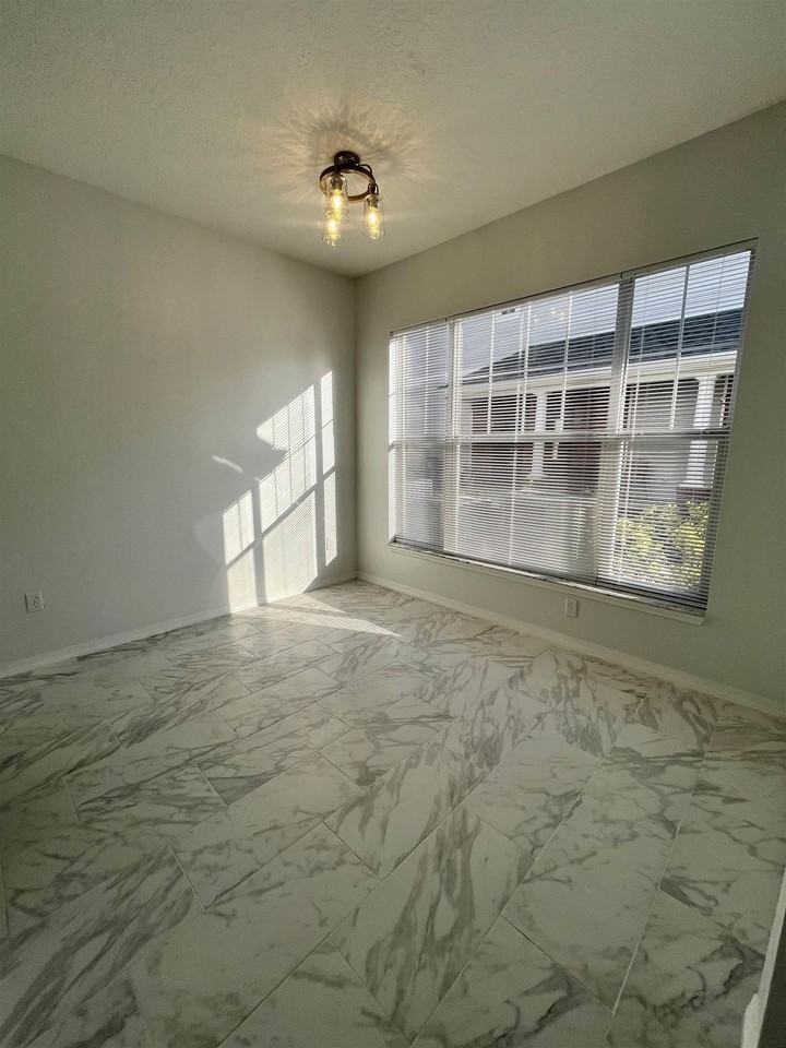 25103 Harbour Vista Cir - Photo 5 of 28