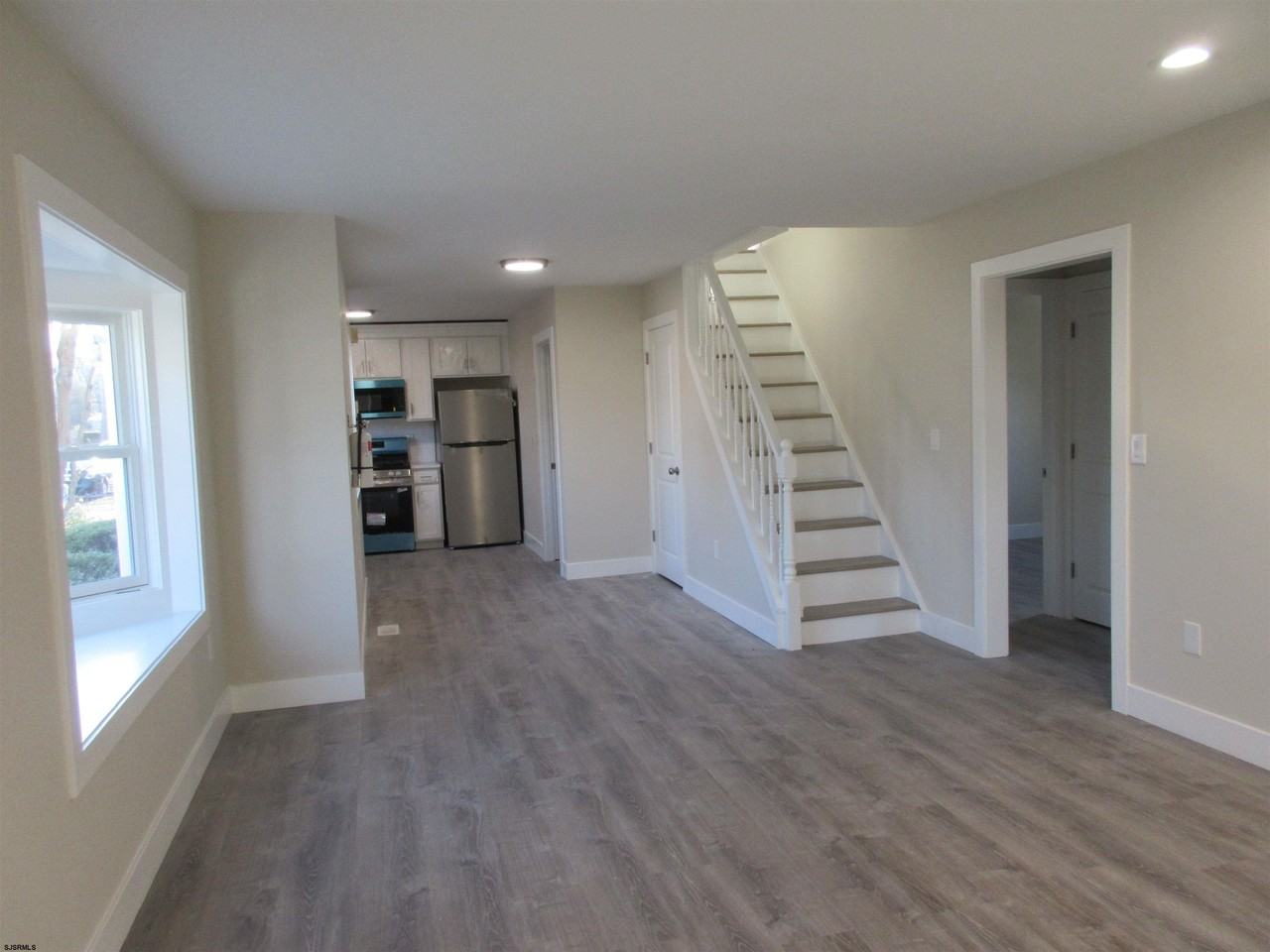 331 W Church St - Photo 2 of 19