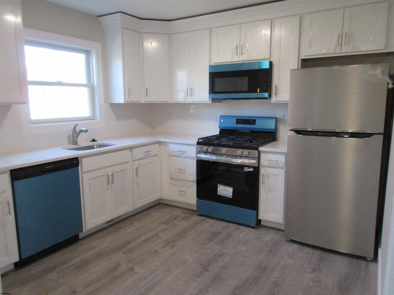 331 W Church St - Photo 3 of 19