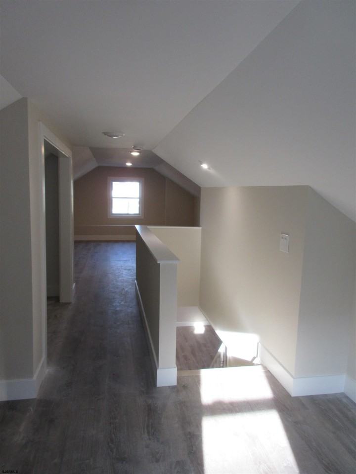 331 W Church St - Photo 6 of 19