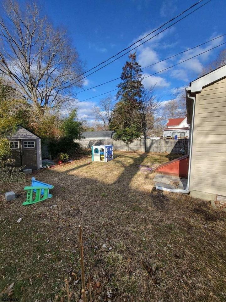 127 Liverpool Ave - Photo 3 of 18