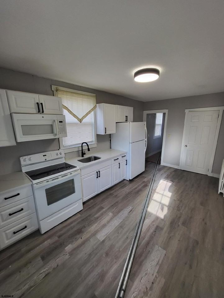 127 Liverpool Ave - Photo 5 of 18