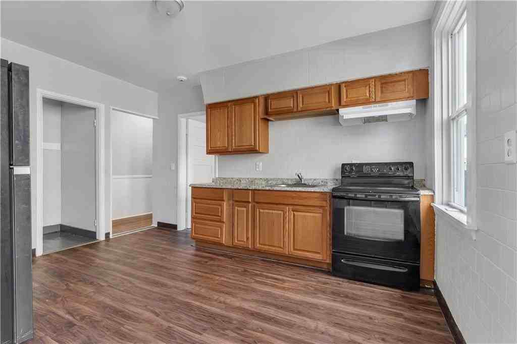 109 Pocasset Ave Apt 1 #1