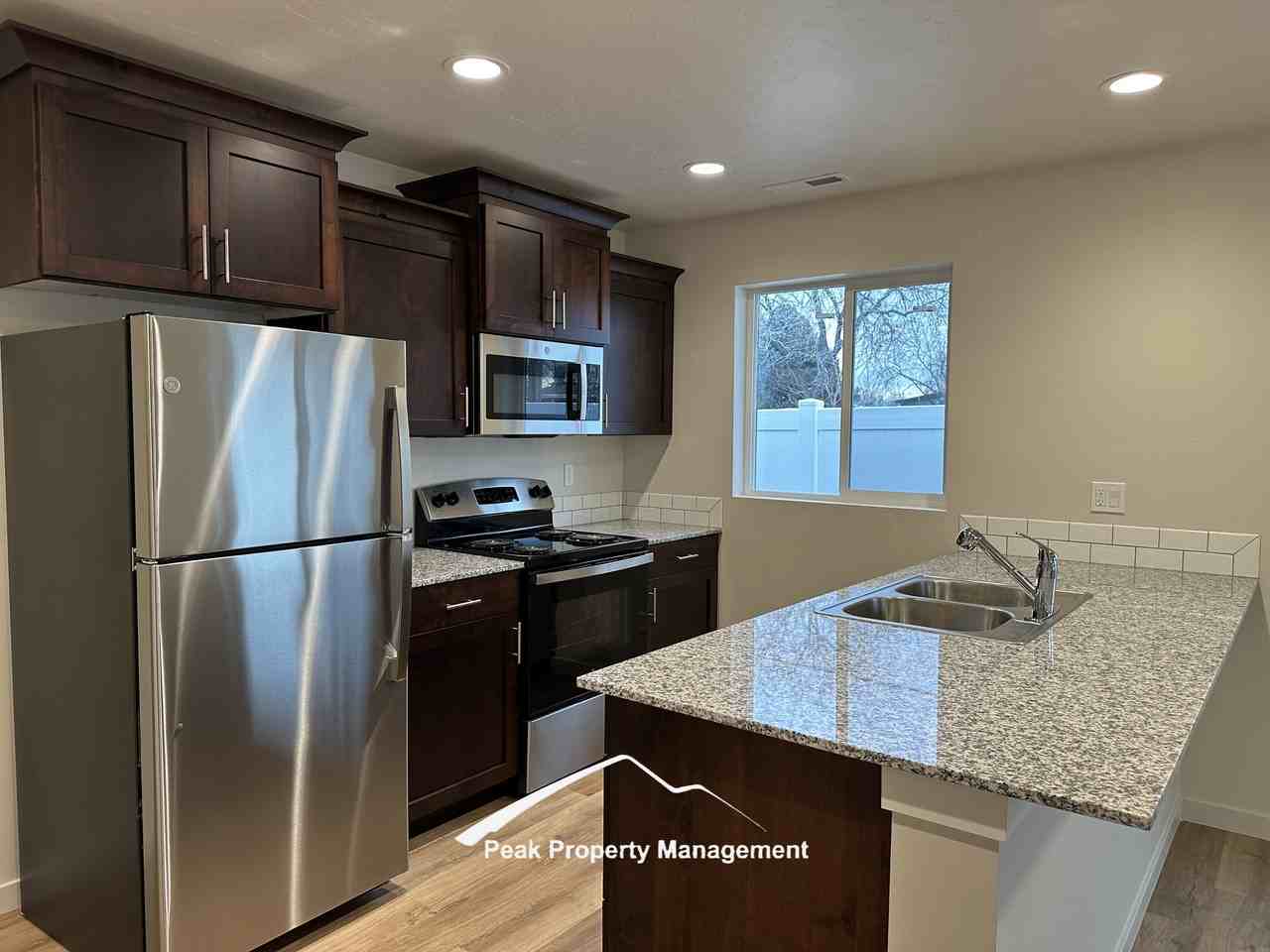 1014 W Givens St #1014 - Photo 6 of 15