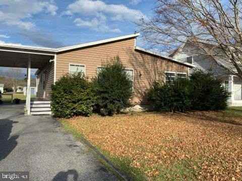 607 Collins St - Photo 2 of 13