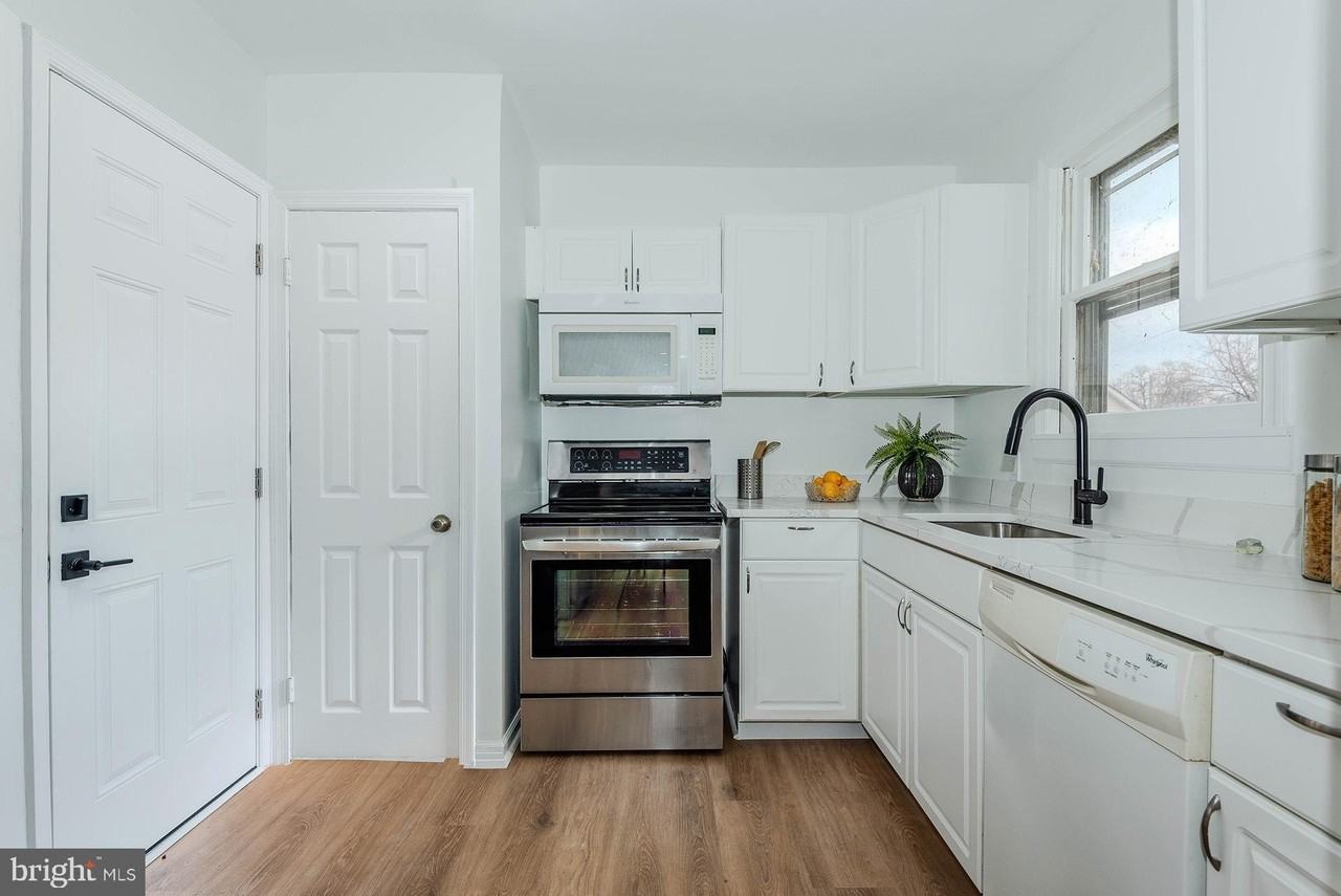 108 New Jersey Ave Nw - Photo 3 of 50