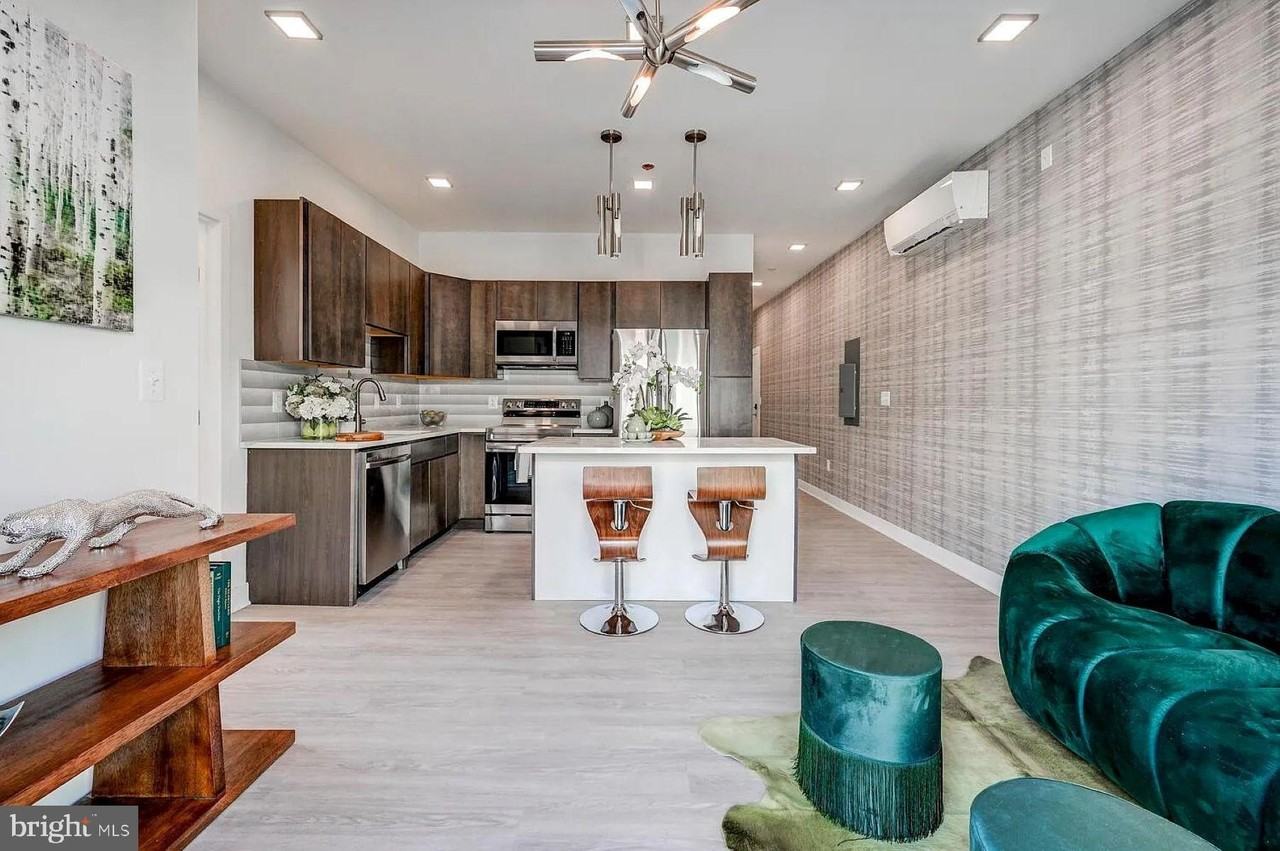 421 S Broadway Apt 504 #504 - Photo 6 of 11