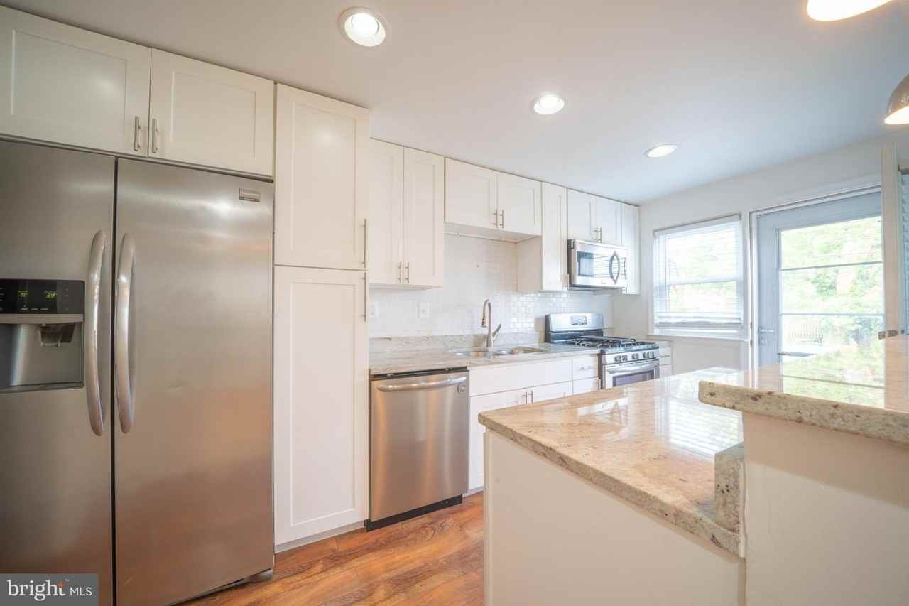 1106 Linden Ave - Photo 7 of 25