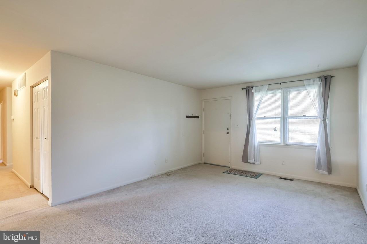 3418 Coventry Court Dr - Photo 5 of 18