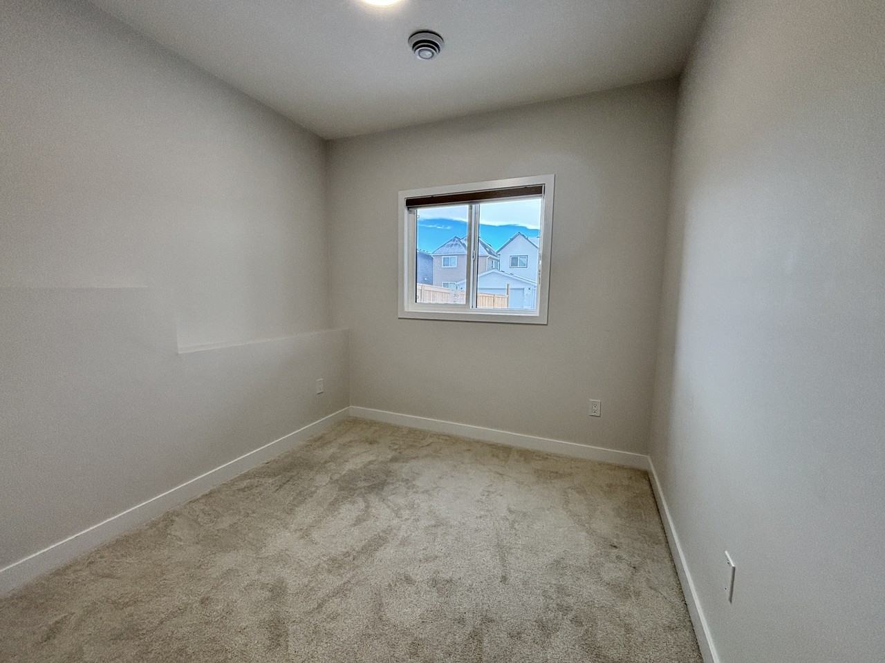 380 Lawthorn Way Se #B - Photo 3 of 9