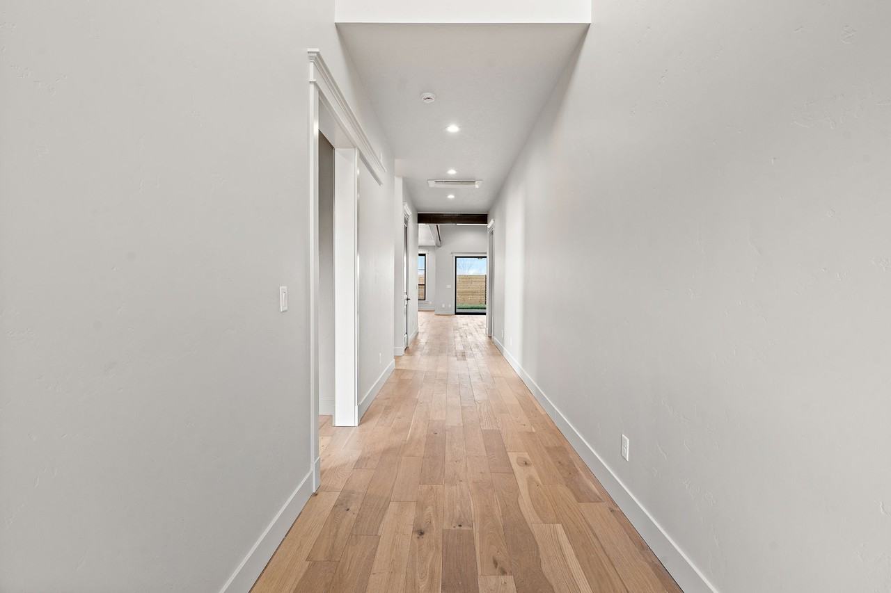 116 S Carbon Rivet Ave #1 - Photo 3 of 37