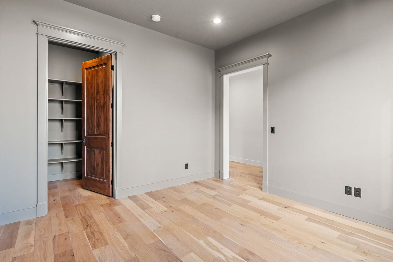 116 S Carbon Rivet Ave #1 - Photo 5 of 37