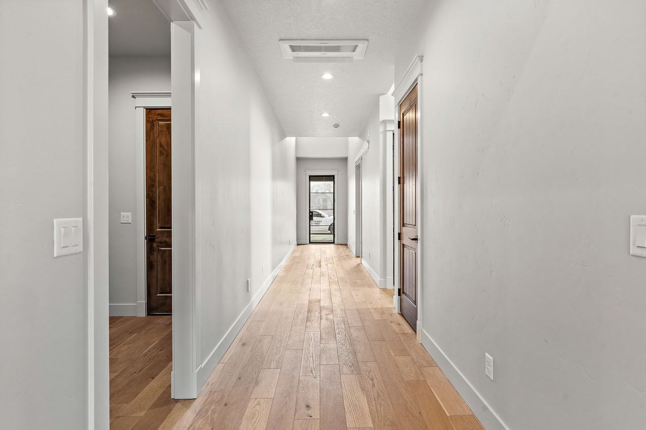 116 S Carbon Rivet Ave #1 - Photo 7 of 37