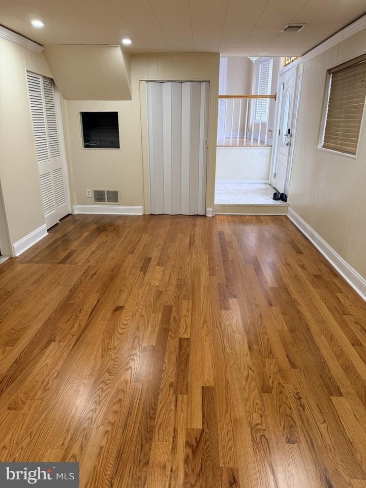 106 Adrienne Ave - Photo 4 of 18