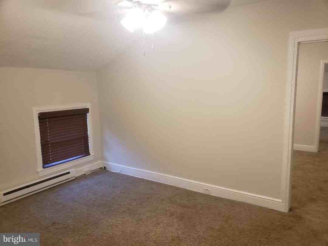 403 Pennington Ave Apt 5 #5 - Photo 3 of 5