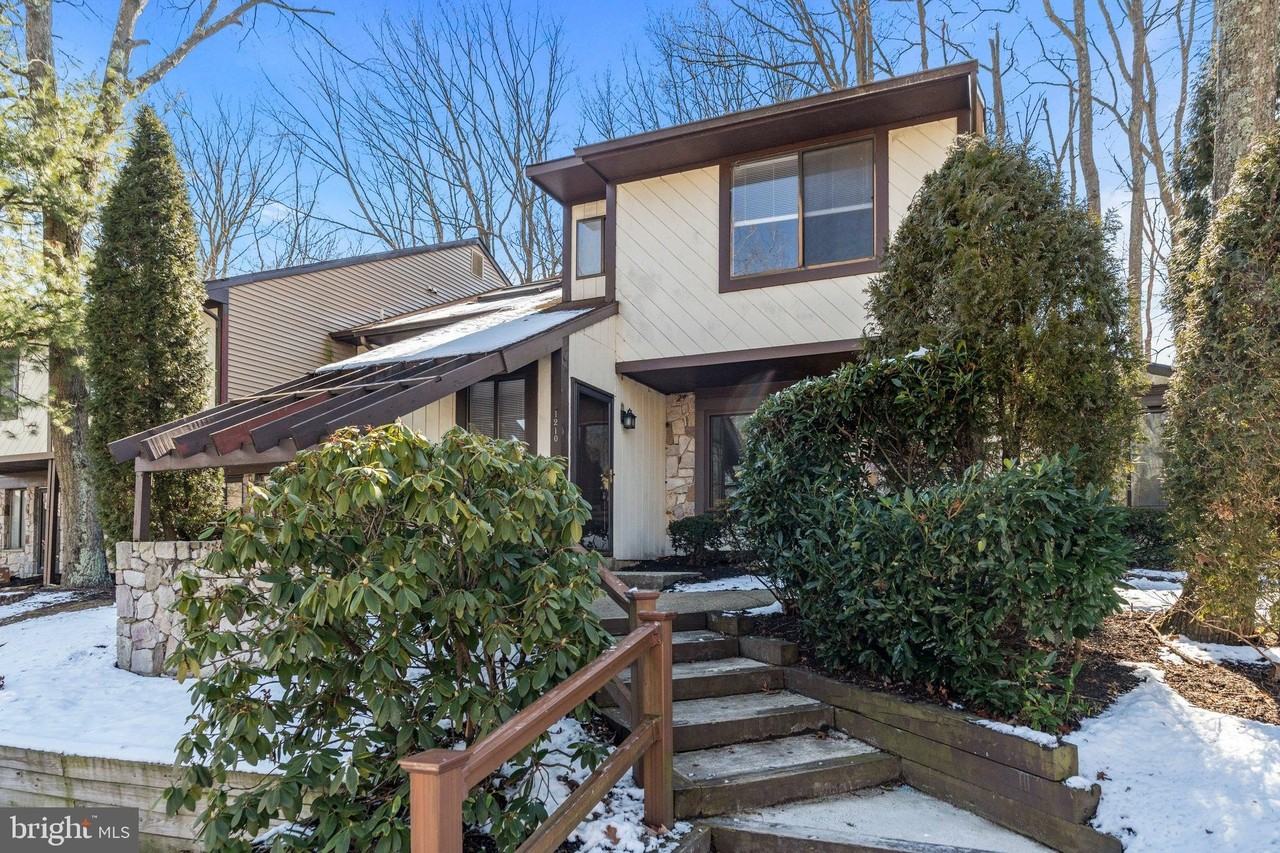 1210 Thackery Ct - Photo 2 of 18