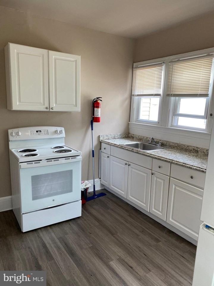 14B Walnut St - Photo 5 of 14