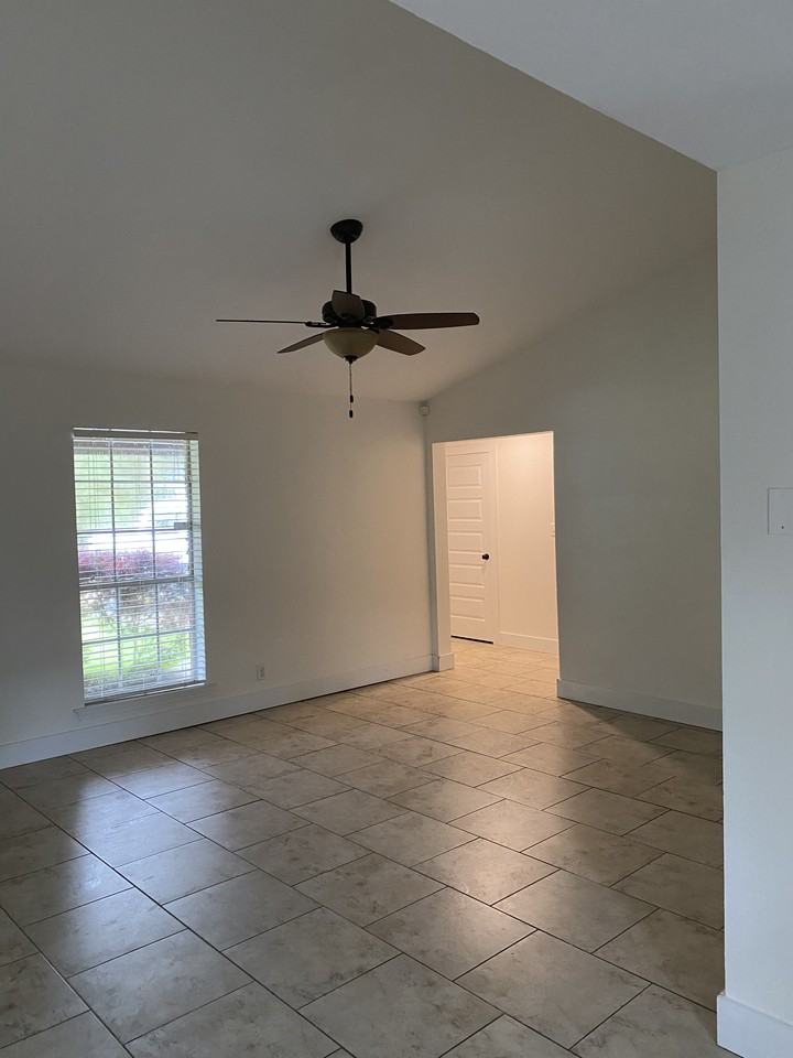 46447 N Coburn Rd #B - Photo 3 of 9