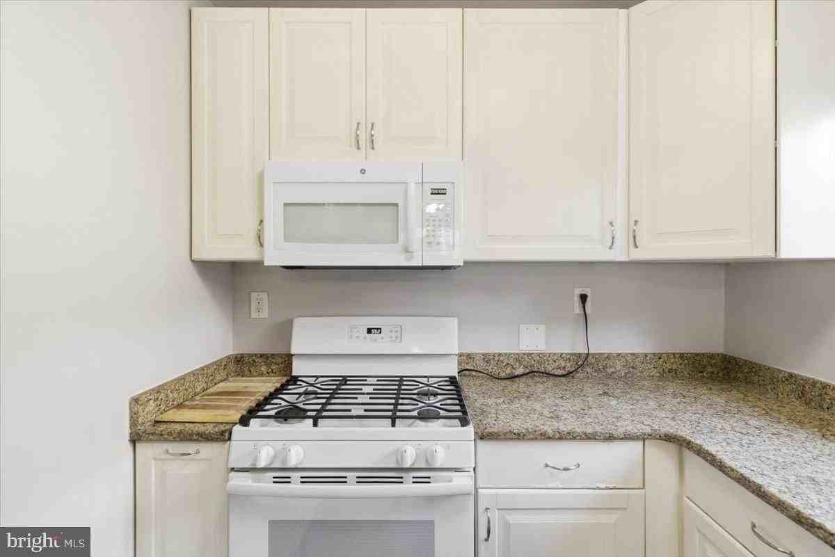 1737 Preston Rd Unit B #B - Photo 7 of 17