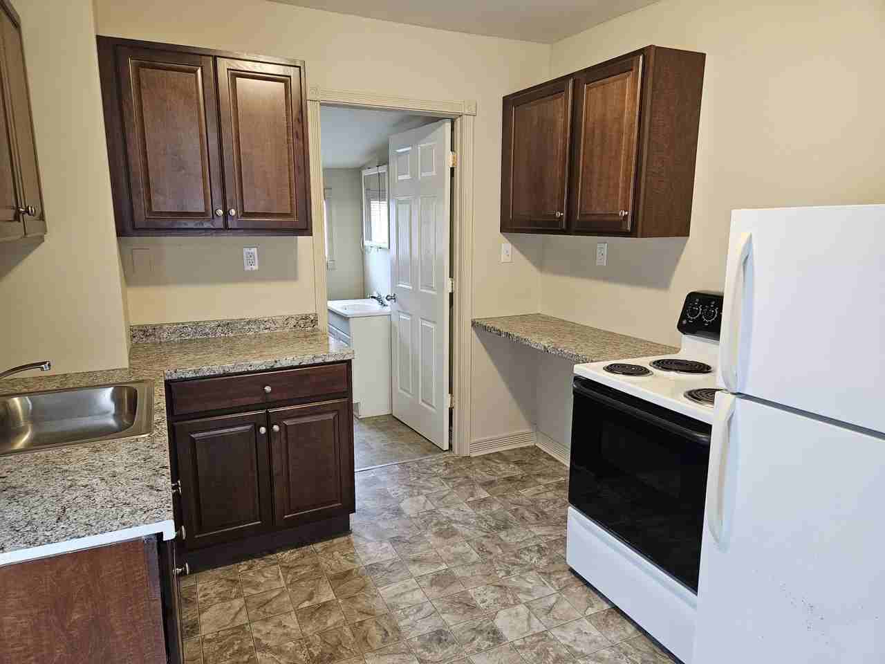 106 N Summit St #4 - Photo 3 of 8