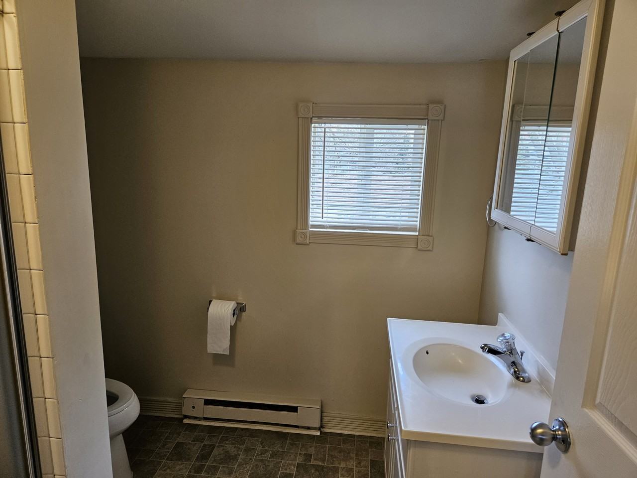 106 N Summit St #4 - Photo 5 of 8