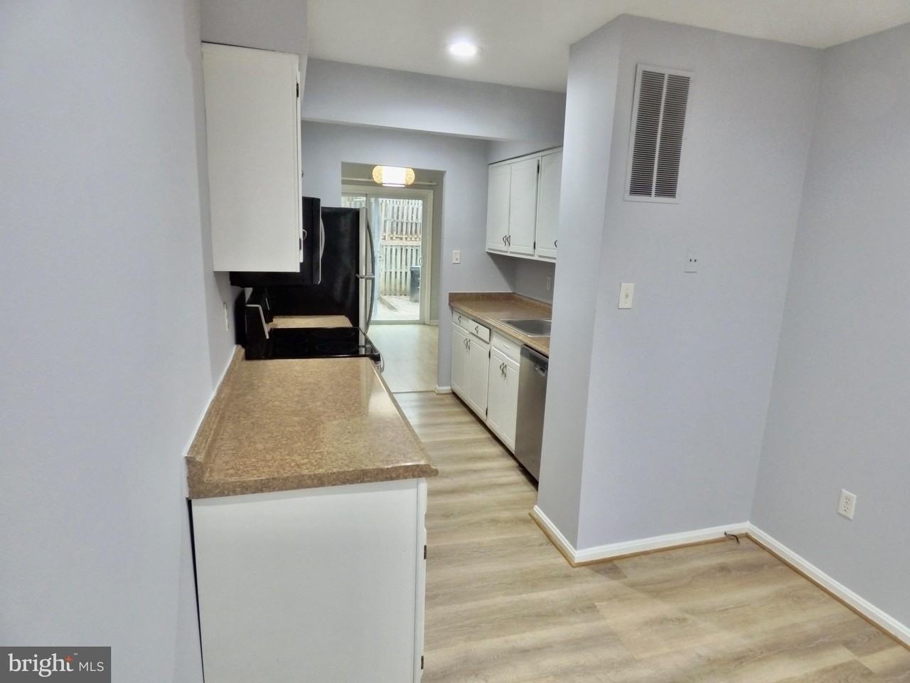 2975 Cashel Ln - Photo 4 of 24