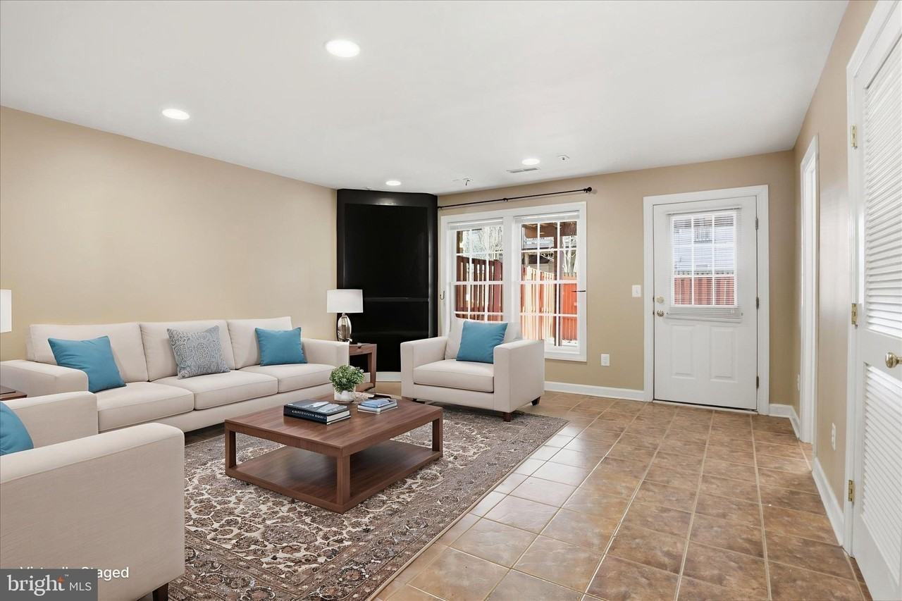 25559 Fretton Sq - Photo 4 of 39