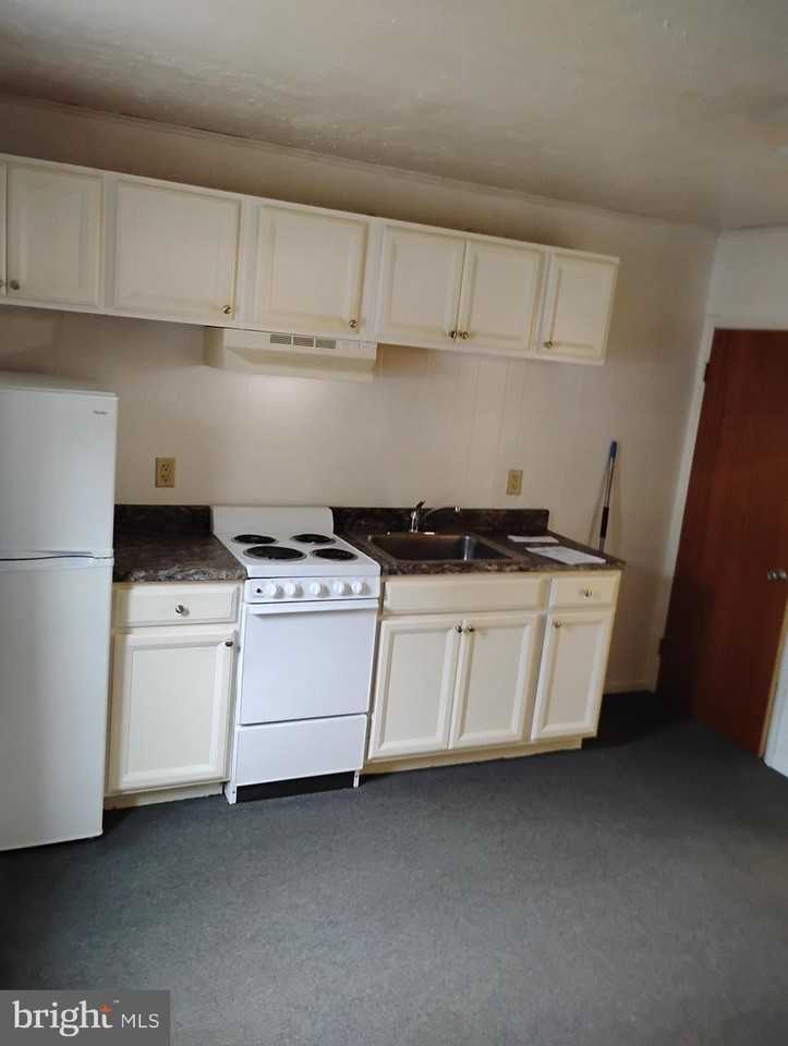 268 Wilkes St Unit 11 #11 - Photo 5 of 6