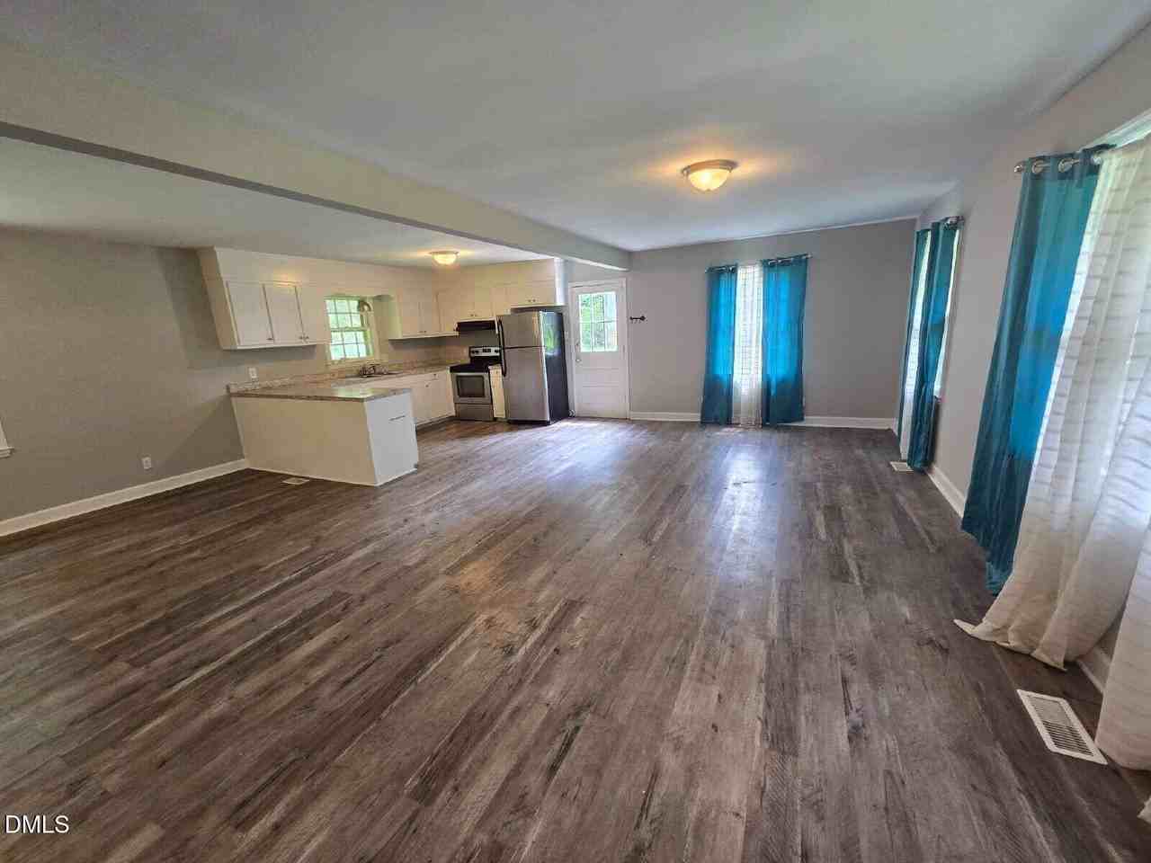 4126 Chaucer Dr - Photo 2 of 9