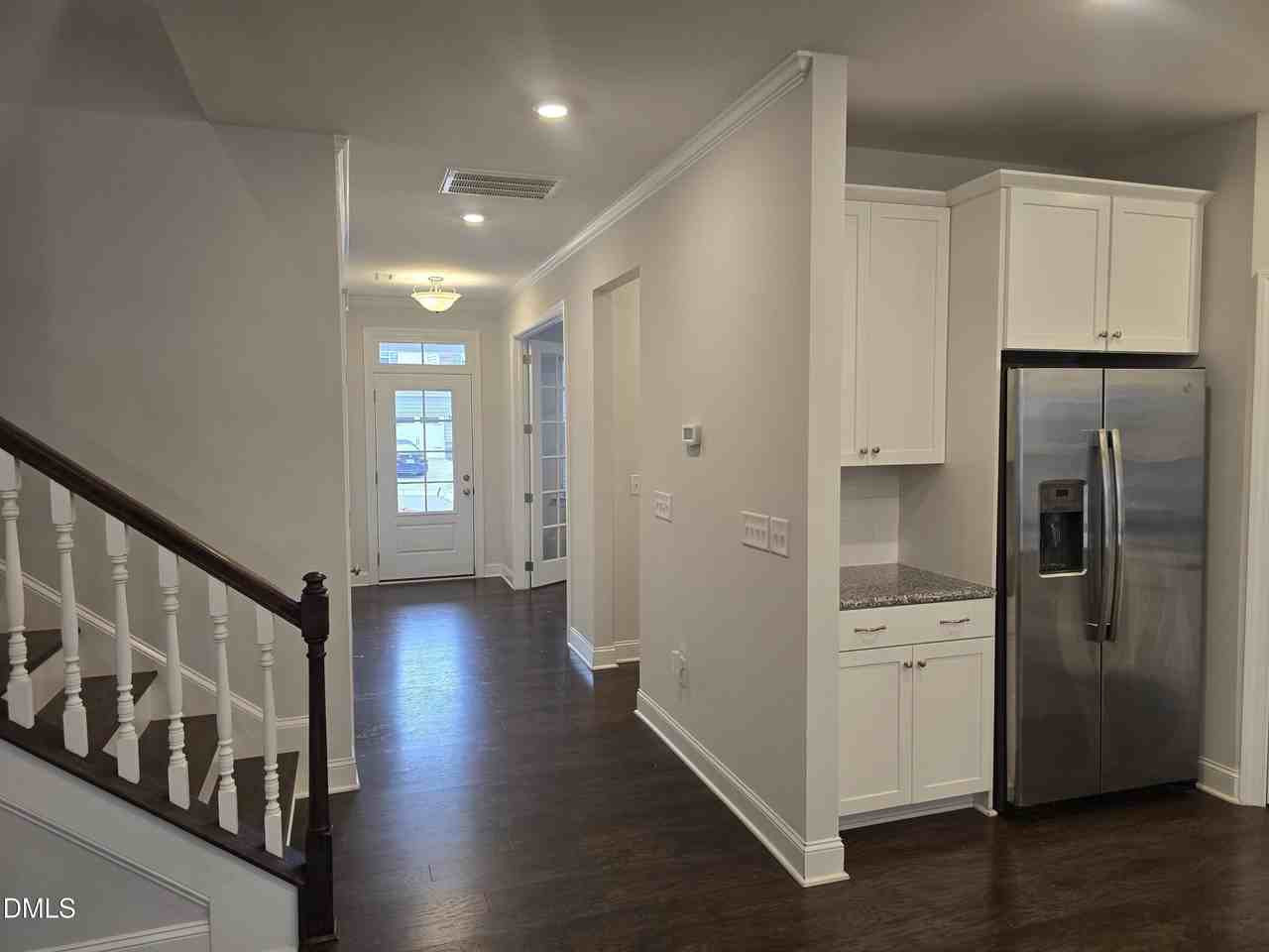 1011 Meadow Pond Dr - Photo 7 of 31