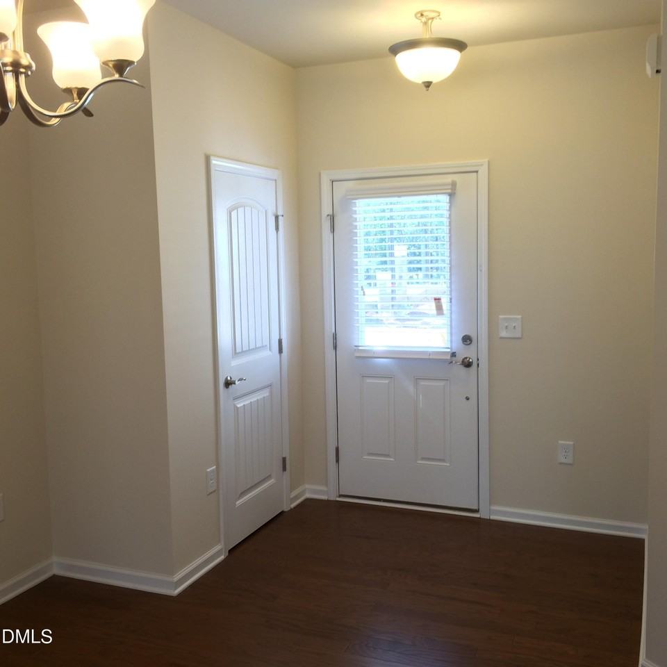 111 Tuftin Dr - Photo 2 of 20