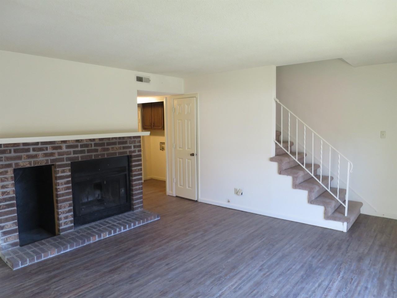 9009 Countryside Ln #B - Photo 5 of 26