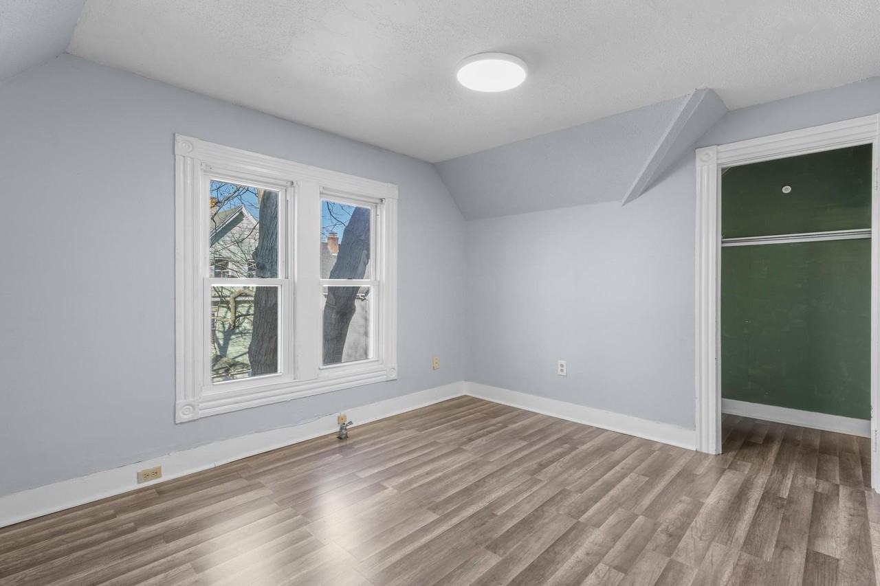 79 Maple St Apt 3rd #3 - Photo 3 of 23