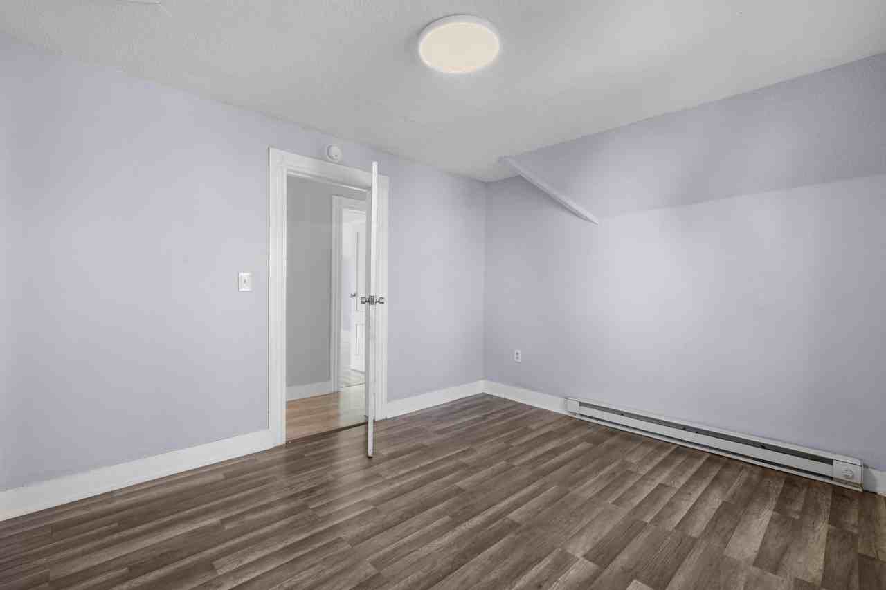 79 Maple St Apt 3rd #3 - Photo 4 of 23