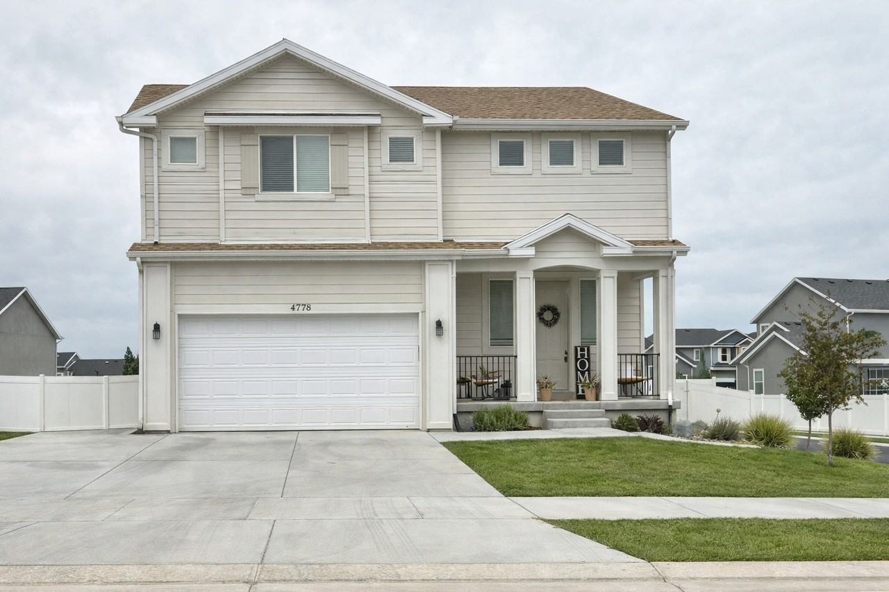 4793 E Golden Meadow Xing - Photo 2 of 2