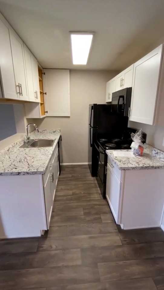 6969 S Inglenook Cv - Photo 2 of 4