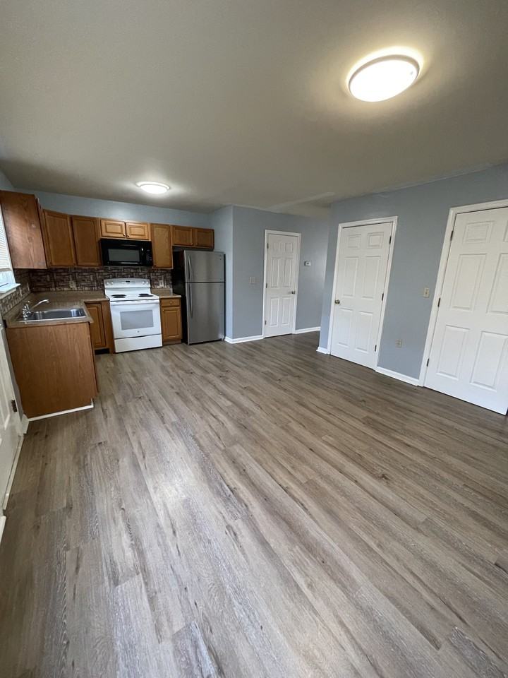 1007 Caroline St #1 - Photo 5 of 12