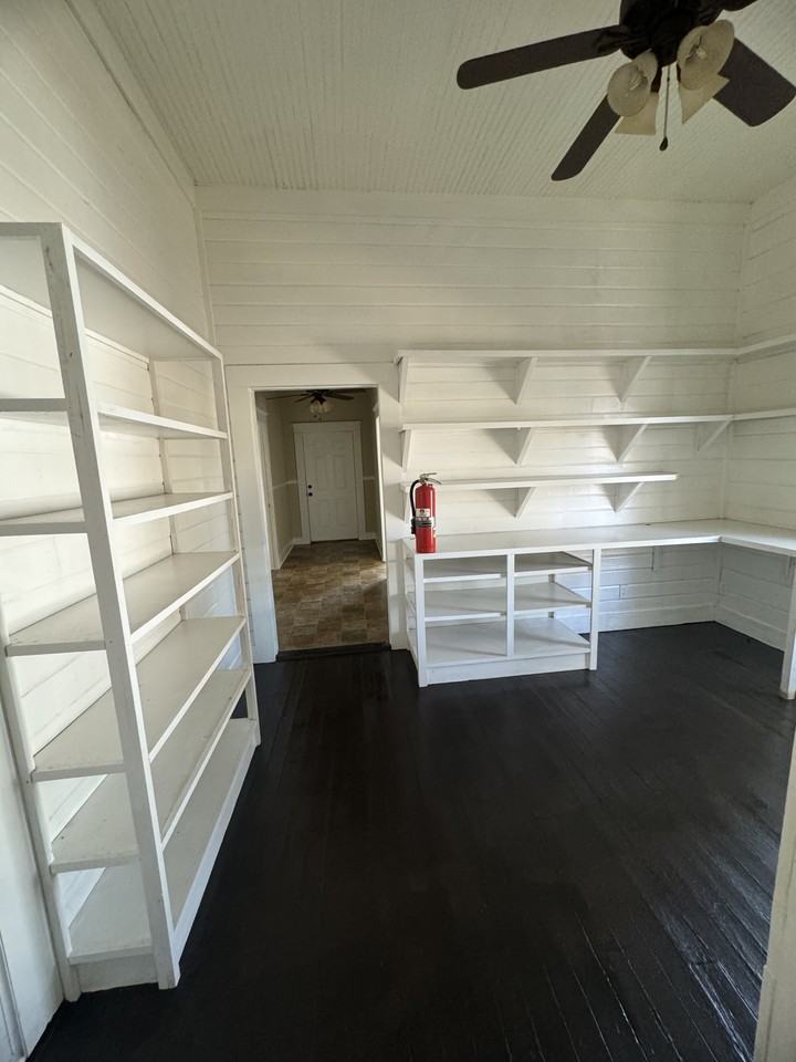 302 S Burleson St #1 - Photo 7 of 21