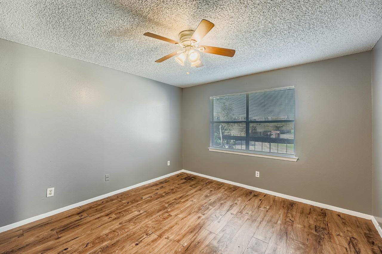 1913 W Loop - Photo 7 of 50