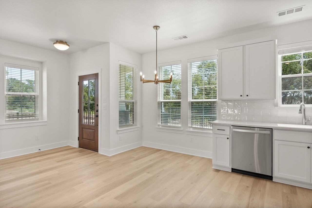 5811 South 31st StreetUnit 201 #201 - Photo 4 of 28