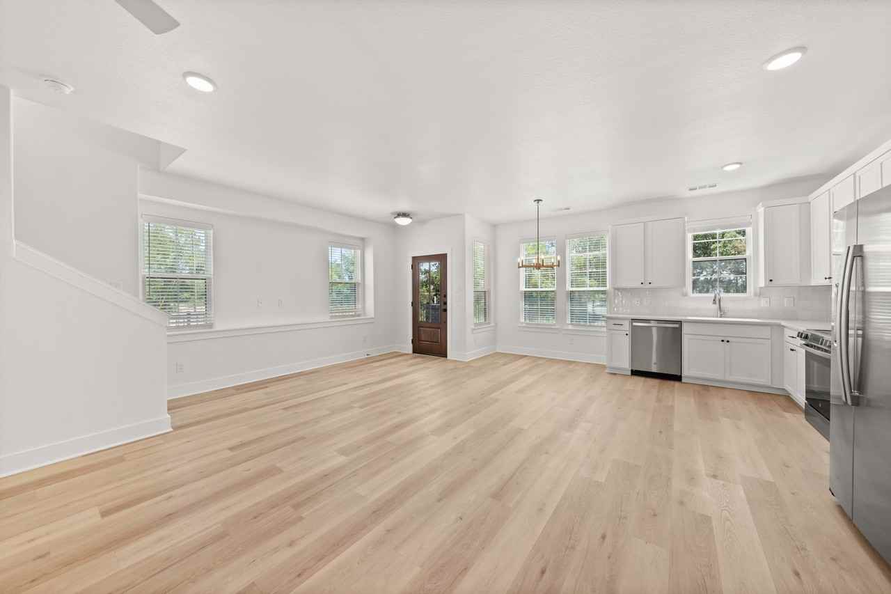 5811 South 31st StreetUnit 201 #201 - Photo 5 of 28