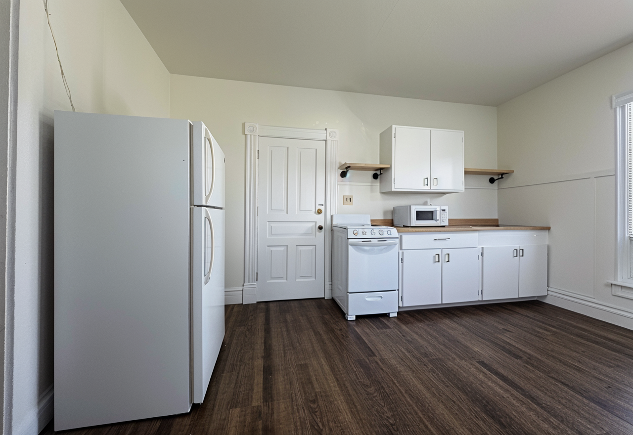 2123 C Ave #5 - Photo 2 of 9