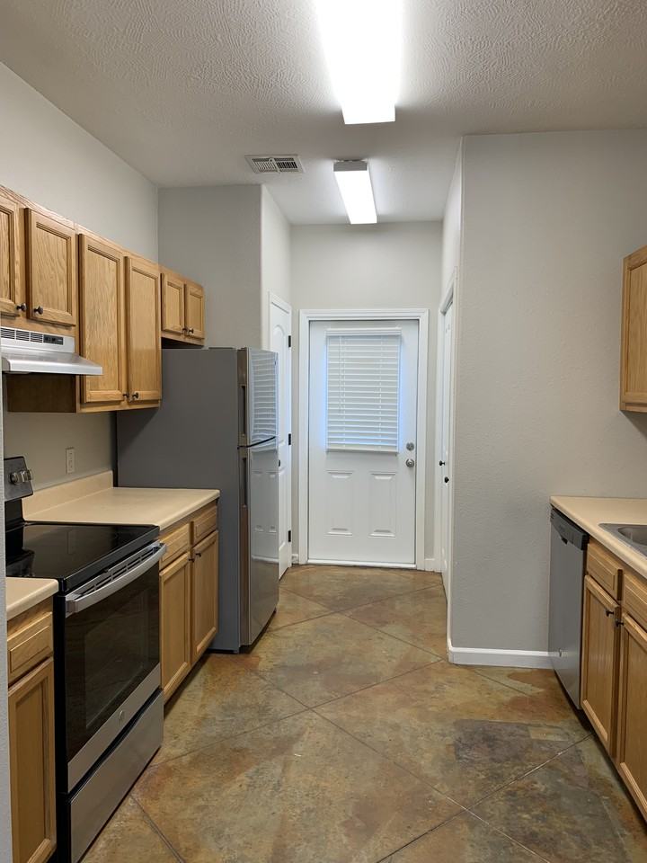 1613 Mckinley St #1613 - Photo 3 of 12