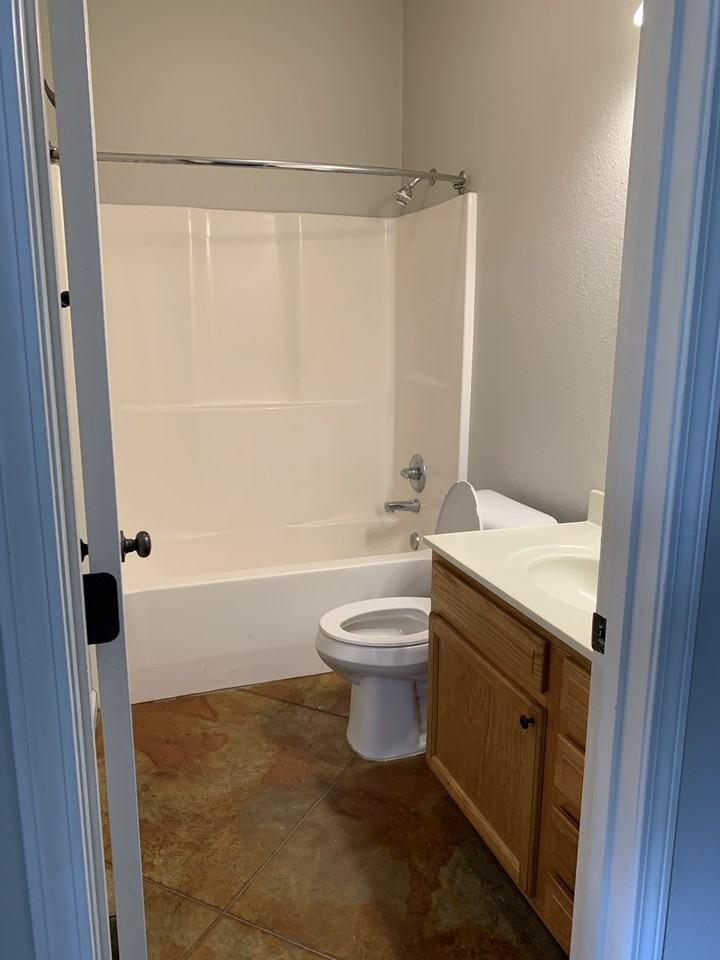 1613 Mckinley St #1613 - Photo 5 of 12