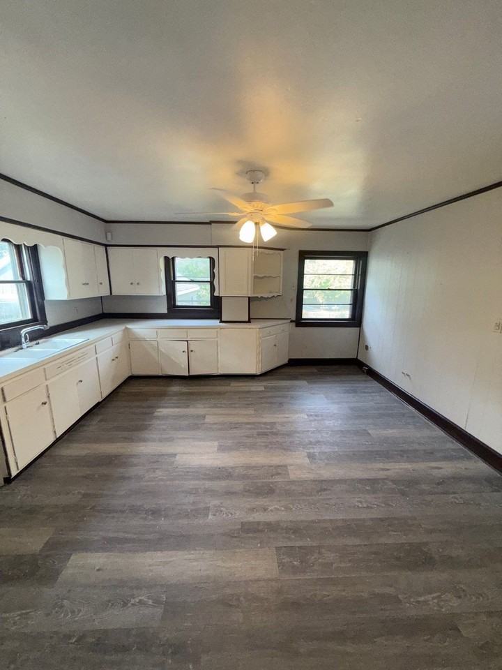 1227 Fairview Ave #1 - Photo 3 of 9