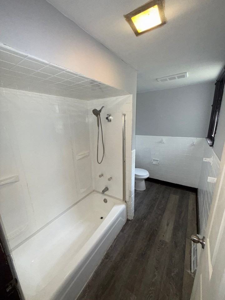 1227 Fairview Ave #1 - Photo 4 of 9